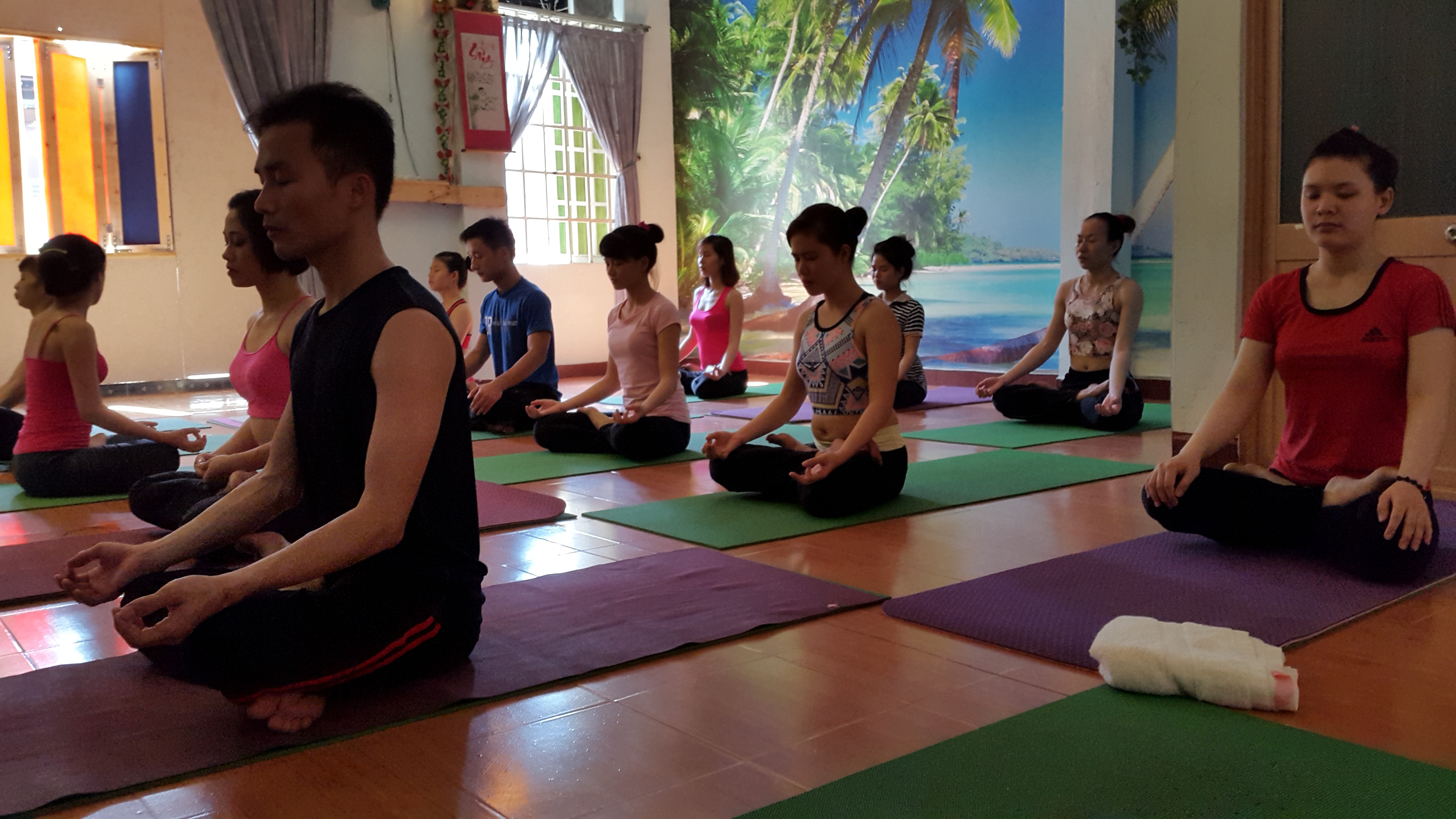 Hình ảnh yoga căn bản tại cơ sở 1: 142 đường A4, Phường 12, Q.Tân Bình, HCM